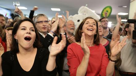 Jubelnde Gesichter: Annalena Baerbock und Katrin Göring-Eckard 