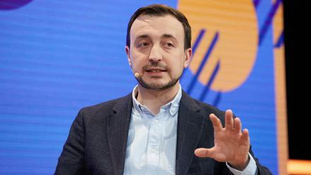 Paul Ziemiak sucht das Gespräch mit Rezo.
