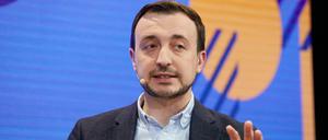 Paul Ziemiak sucht das Gespräch mit Rezo.