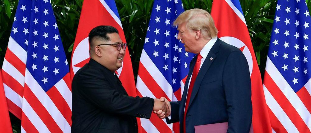US-Präsident Donald Trump and Nordkoreas Diktator Kim Jong Un beim Treffen in Singapur 2018
