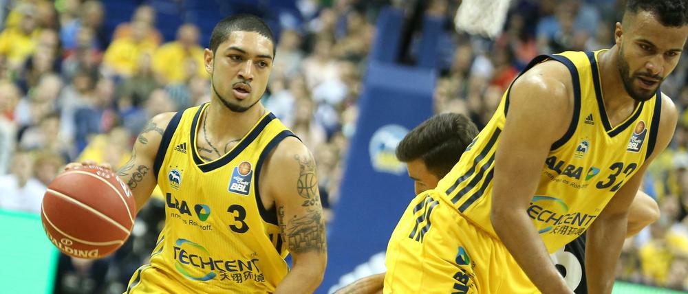 Albas Peyton Siva (links) kehrte nach einer kurzen Verletzungspause zurück, Johannes Thiemann (rechts) musste als einziger fitter Center viele Minuten spielen. 