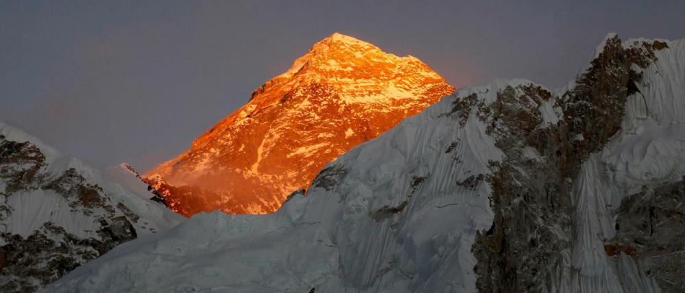 Blick auf den Mount Everest, aufgenommen vom Kala Patthar (Nepal) aus.