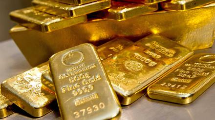 Trickbetrüger ergaunerten von einem 79-jährigen Berliner Goldbarren im Wert von mehr als einer Million Euro.