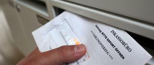 Das kann teuer werden. Inkassounternehmen verlangen oft hohe Kosten.