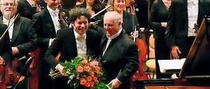 Wird Gustavo Dudamel (l.) Daniel Barenboims Nachfolger werden?