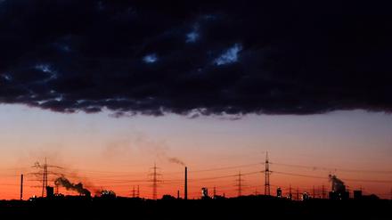 Über der deutschen Industrie scheinen dunkle Wolken aufzuziehen.