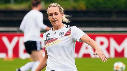 Lena Goeßling, 33, vom VfL Wolfsburg hat 104 Länderspiele bestritten.