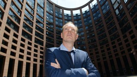 Die-Partei-Chef Martin Sonneborn darf sich auf Gesellschaft von zwei weiteren Parteimitgliedern freuen.