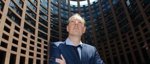 Die-Partei-Chef Martin Sonneborn darf sich auf Gesellschaft von zwei weiteren Parteimitgliedern freuen.