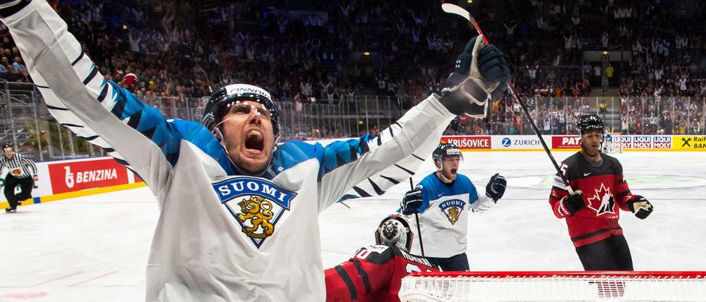 Großer Jubel: Der Finne Marko Anttila trifft zweimal im Finale gegen Kanada und holt sich mit seinem Team den Titel.