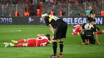 Groß war die Enttäuschung bei den Spielern des VfB.