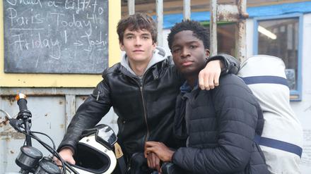 Unterwegs. Die Hauptdarsteller Gyllen (Fionn Whitehead) und William (Stéphane Bak).