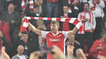 Union feiert den Aufstieg in die Bundesliga.