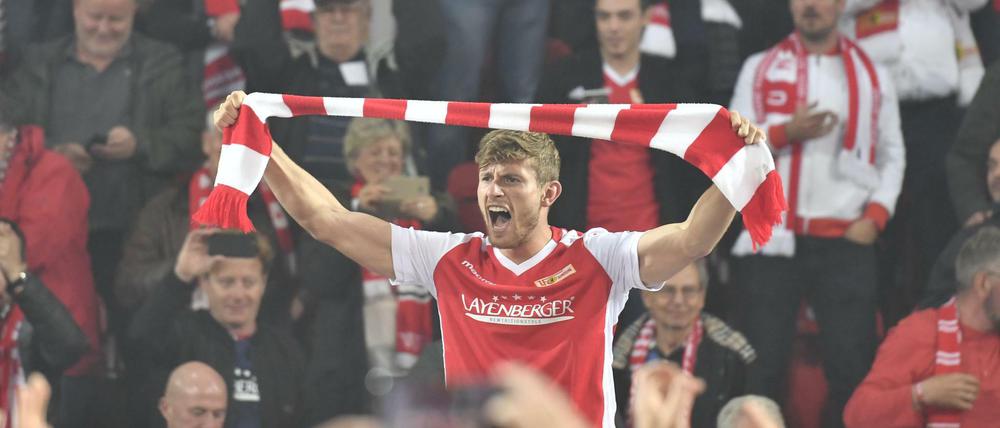 Union feiert den Aufstieg in die Bundesliga.