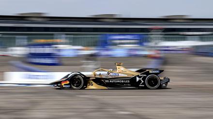 Andre Lotterer vom Team DS Techeetah fährt beim Training am Vortag der Formel-E-Meisterschaft Testrunden auf der Rennstrecke.