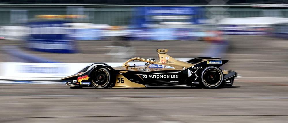 Andre Lotterer vom Team DS Techeetah fährt beim Training am Vortag der Formel-E-Meisterschaft Testrunden auf der Rennstrecke.