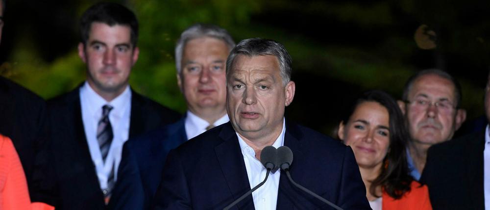Ungarns Ministerpräsident Viktor Orban in der Wahlkampfzentrale der Fidesz-Partei.