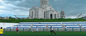 Überall rollt der Ball. Im Stadion des Städtchens Schuschi in Bergkarabach kicken Kinder unterhalb der Ghasantschezoz-Kathedrale.