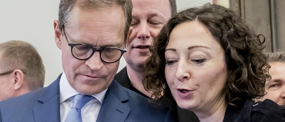 Michael Müller (SPD, l-r), Regierender Bürgermeister von Berlin, Klaus Lederer (Die Linke), Kultursenator von Berlin, und Ramona Pop (Bündnis 90/Die Grünen Berlin),.