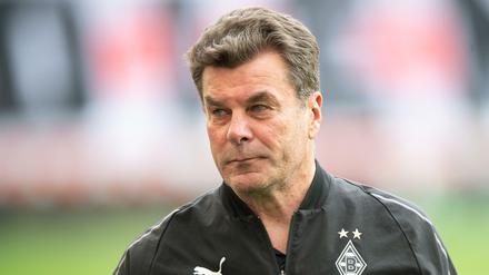 Dieter Hecking vor Spielbeginn. 