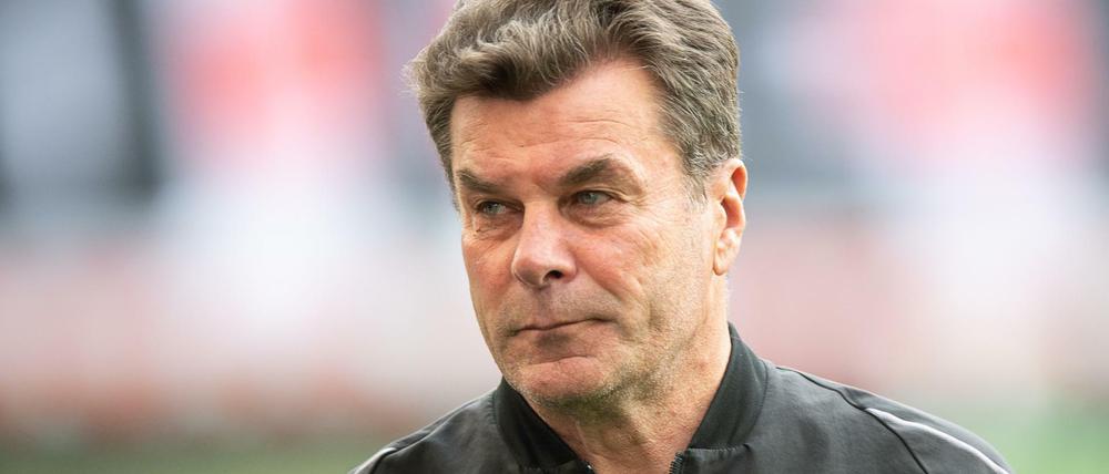 Dieter Hecking vor Spielbeginn. 