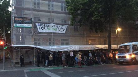 „Besetzen for Future“: Der Protest in der Kreuzberger Großbeerenstraße 17a am Mittwochabend.