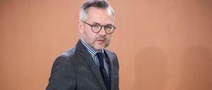 Europa-Staatsminister Michael Roth (SPD) will einen EU-Beschluss für Albanien und Nordmazedonien noch im Juni.
