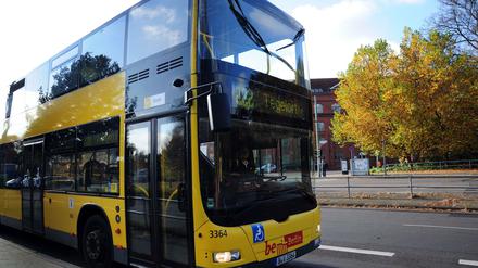 Ein Bus der Linie 222 in Reinickendorf. Symbolbild.