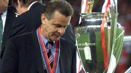 Unbegreiflich. Ottmar Hitzfeld nach dem sicher geglaubten Champions-League-Sieg 1999.
