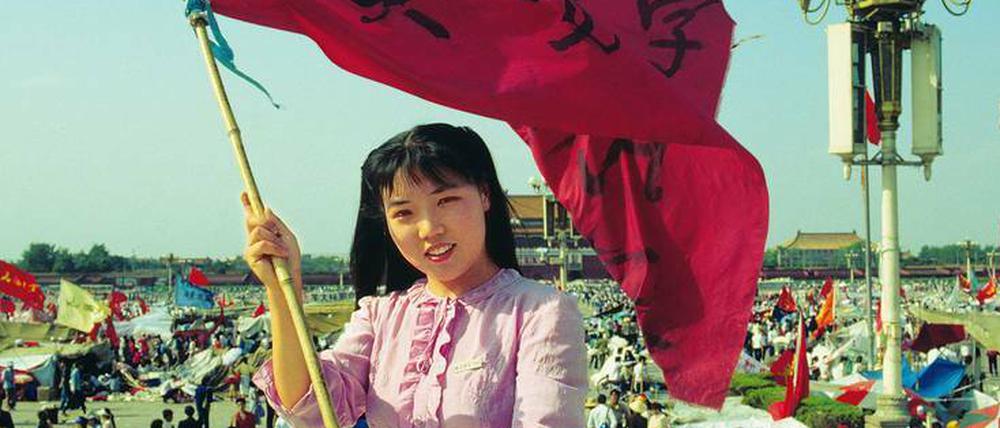 Schüchterne Jeanne d'Arc. Die junge Biologiestudentin Xia schwenkte 1989 die Fahne für mehr Meinungsfreiheit und Demokratie.