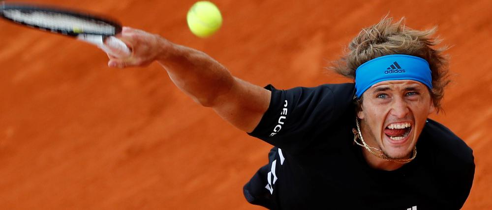 Zum Zweiten. Alexander Zverev muss bei den French Open an seinem Aufschlag arbeiten.