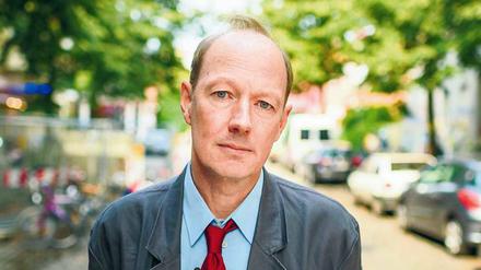Unverfroren und angriffslustig: Der Satiriker Martin Sonneborn hat das Brüsseler EU-Parlament zu seiner Bühne gemacht.