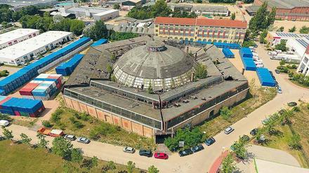 De Sanierung des alten Lok-Zirkus in Babelsberg lässt auf sich warten.