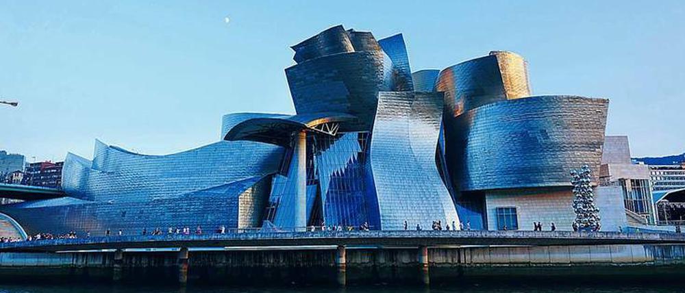 Kommt rein! Wie einladende Architektur gelingen kann, zeigt as Guggenheim-Museum Bilbao des US-Kanadiers Frank O. Gehry.