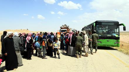 Syrische Flüchtlinge aus dem Flüchtlingslager Rukban in der Nähe der Grenze zu Jordanien.