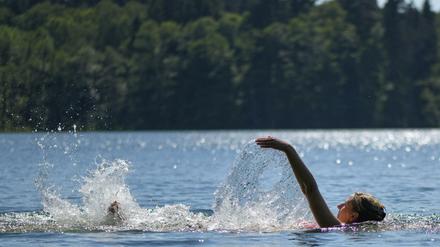 Das Sommerwetter zog viele Menschen ins Wasser. Doch dabei kam es auch zu tragischen Unfällen. 