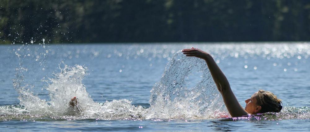 Das Sommerwetter zog viele Menschen ins Wasser. Doch dabei kam es auch zu tragischen Unfällen. 