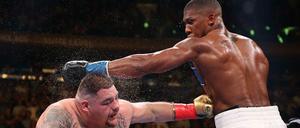 Anthony Joshua (r.) verlor völlig überraschend gegen Andy Ruiz Jr.