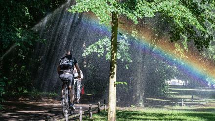 Seit Montag gilt in Berlin und Brandenburg eine "amtliche Hitzewarnung" des Deutschen Wetterdienstes.