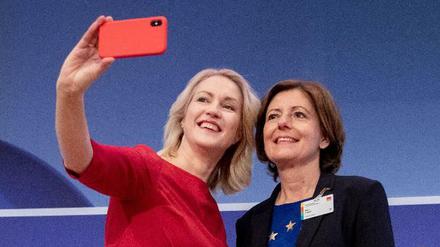 Manuela Schwesig (links) und Malu Dreyer.