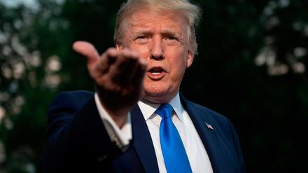 Die Welt in seiner Hand? Donald Trump im Garten des Weißen Hauses.