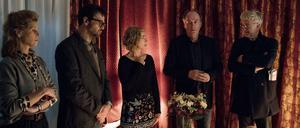 Ein Fest der Schauspieler: Mit Leslie Malton (v.l.n.r.), Michael Rotschopf, Brigitte Zeh, Herbert Knaup, Dominic Raacke und Peter Maertens (liegend). 