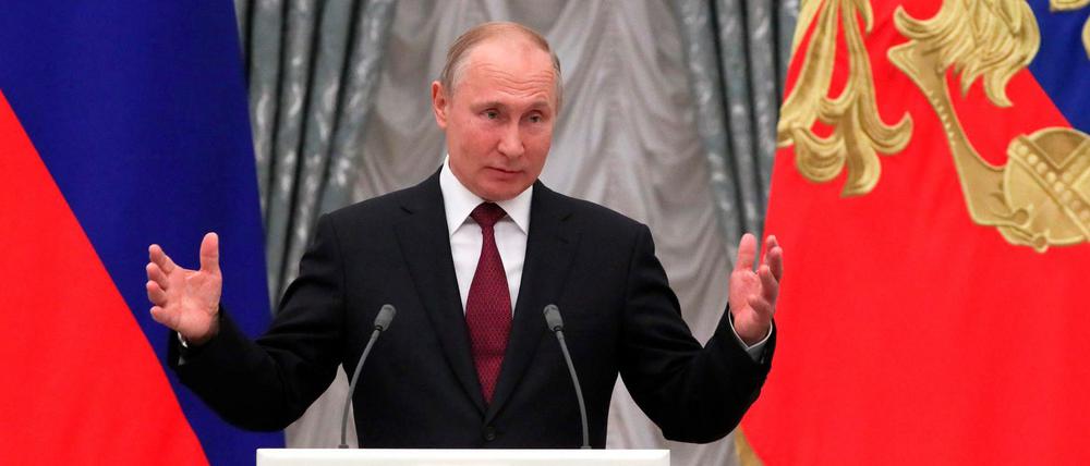 Russlands Präsident Wladimir Putin kämpft gegen verhältnismäßig niedrige Umfragewerte. .
