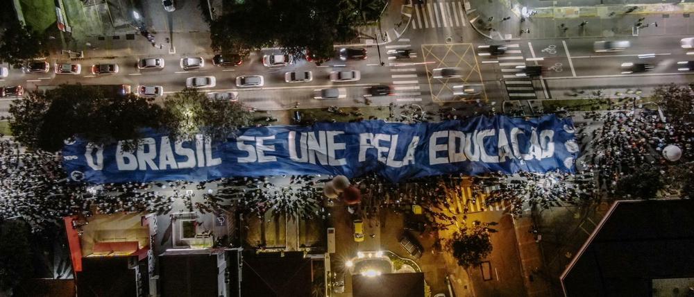 Protestzug in Sao Paulo gegen Kürzungen im Bildungswesen.