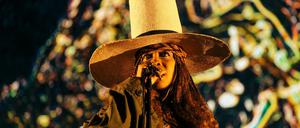 Ihr überdimensionaler Hut, hier beim Auftritt auf dem Primavera-Festival im Mai, ist Erykah Badus Markenzeichen.