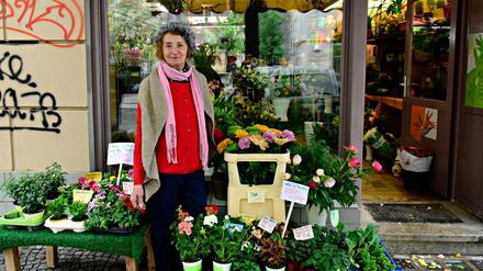 Anneliese Kleinschmidtin ihrem " Blumenparadies "in der Wrangelstraße. 