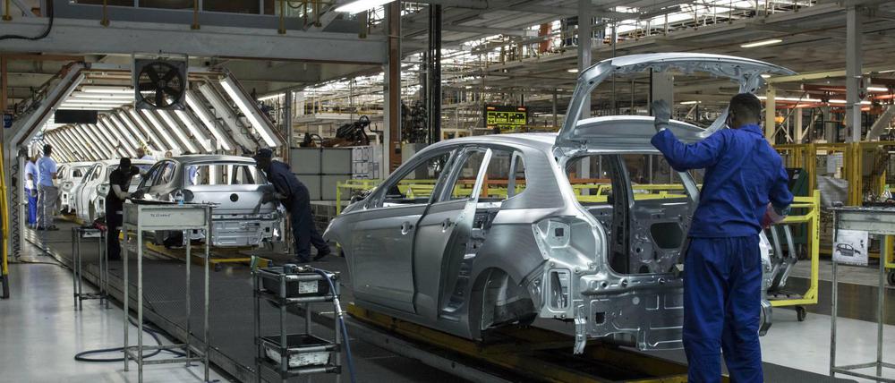 Entwicklungsminister Müller will, dass die deutsche Wirtschaft mehr in Afrika investiert - so wie VW mit seinem Werk im Südafrika.