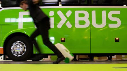 Ein Bus des Unternehmens Flixbus (Archivbild) 