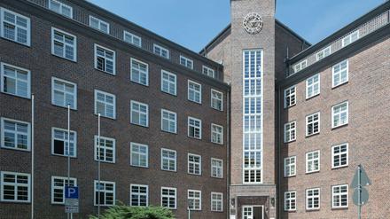 Im Landgericht Chemnitz sind am Freitag drei Männer wegen Totschlags zu hohen Haftstrafen verurteilt worden. 