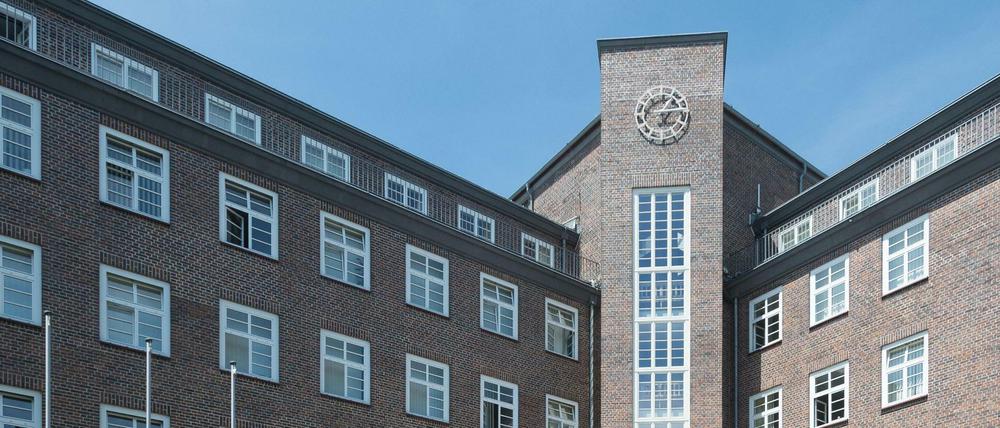 Im Landgericht Chemnitz sind am Freitag drei Männer wegen Totschlags zu hohen Haftstrafen verurteilt worden. 